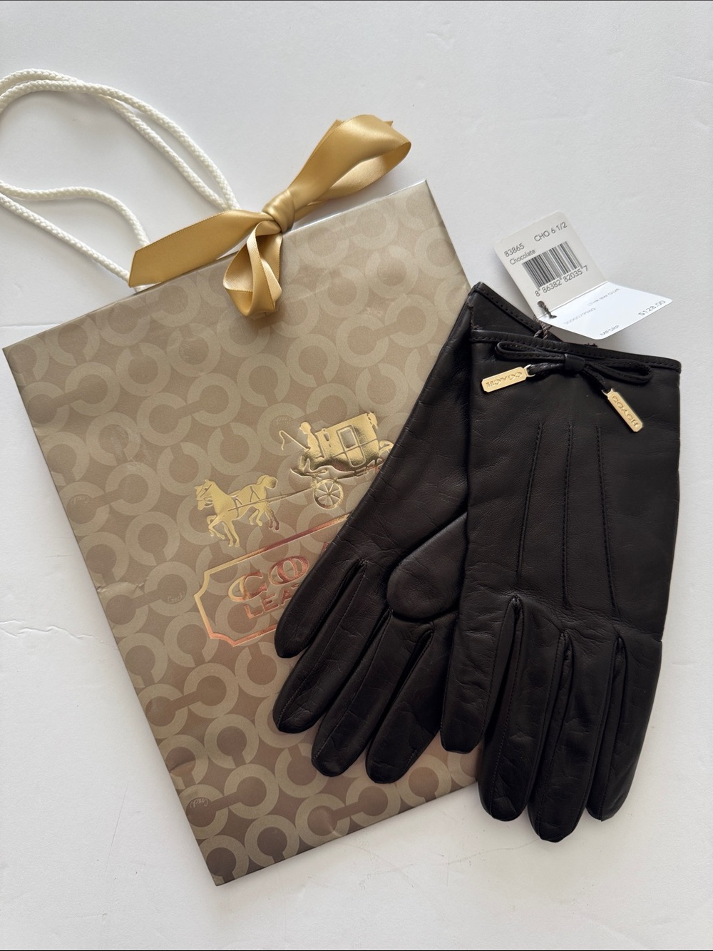 Coach Leather Bow Gloves Chocolate Brown NWT Size 6 1/2